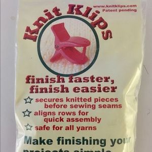 NWOT “Knit Klips” set of 5 clips.
